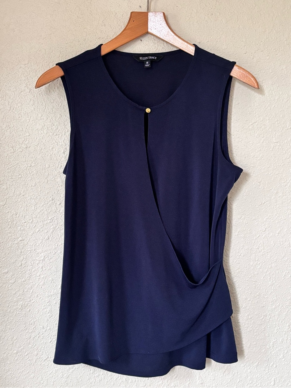 Ellen Tracy navy sleeveless crossover drape front blouse. Women’s M